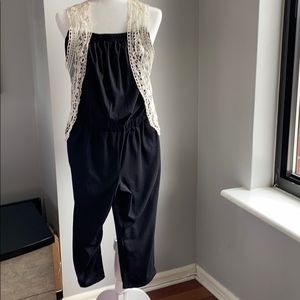 Vest off white embroidered n lace soft size s